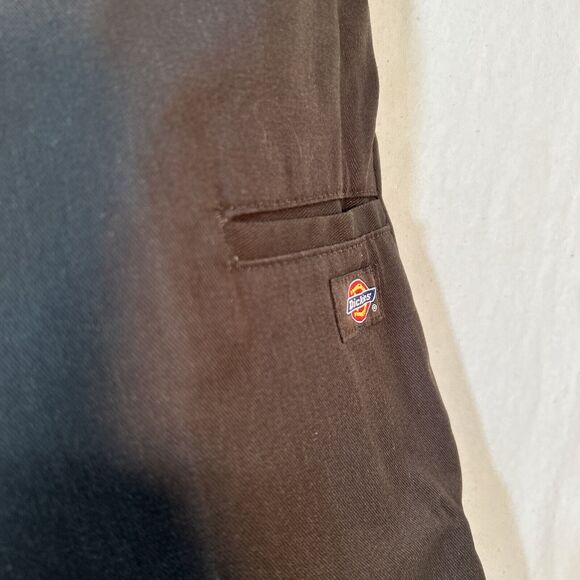 Dickies Men's 13 Inch Loose Fit Multi-Pocket Work Short 34 Dark Brown V1 - Picture 5 of 6